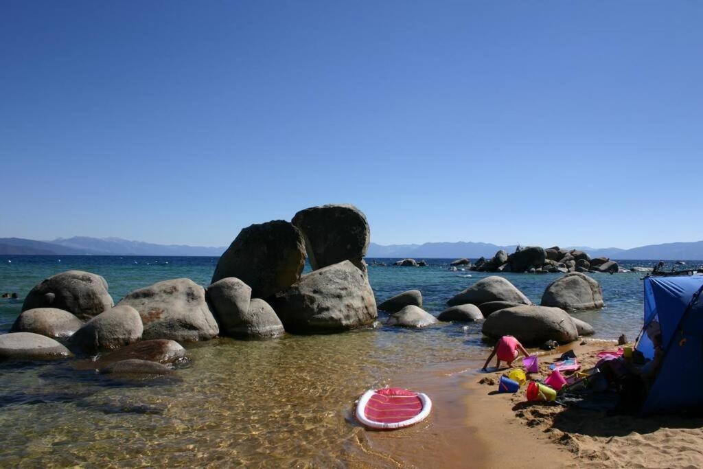 Lake Views, Pet-Friendly Cabin With Hot-Tub In King'S Beach Kings Beach Esterno foto