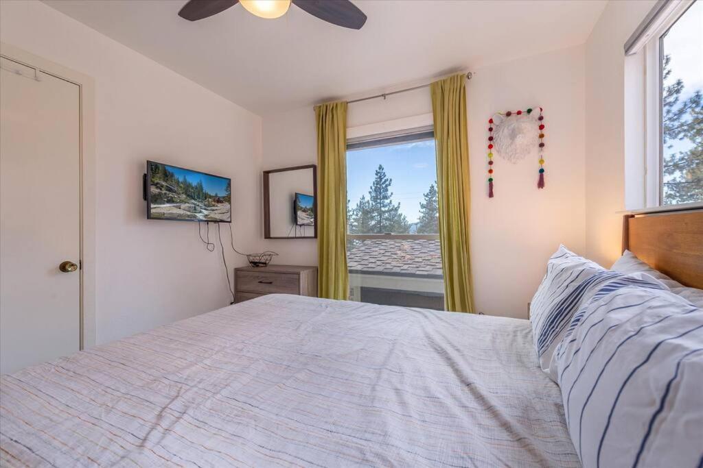 Lake Views, Pet-Friendly Cabin With Hot-Tub In King'S Beach Kings Beach Esterno foto