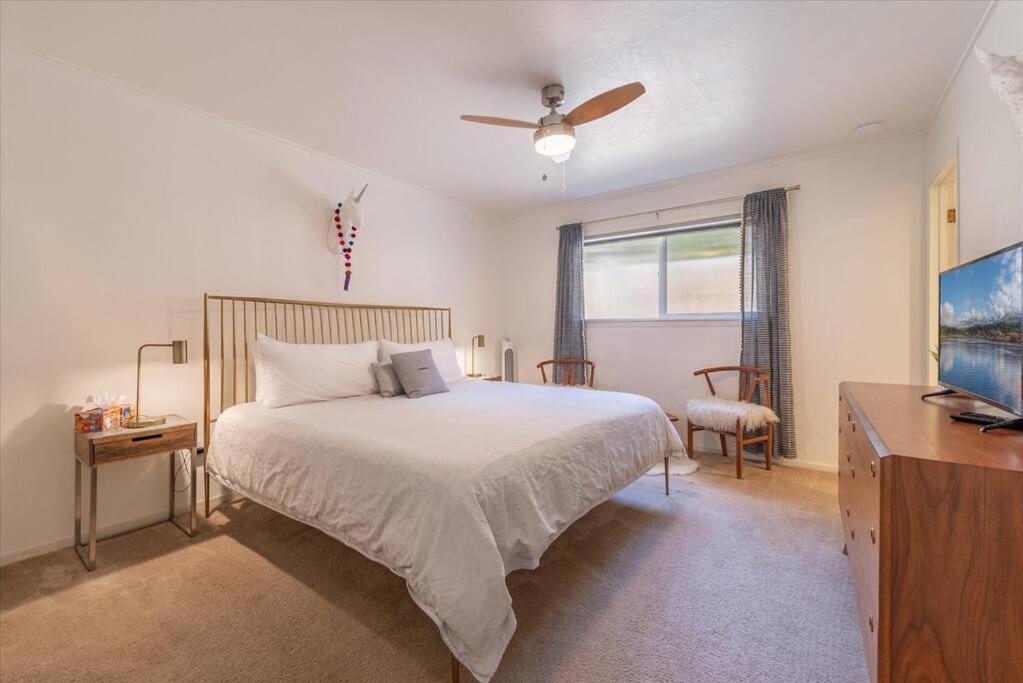 Lake Views, Pet-Friendly Cabin With Hot-Tub In King'S Beach Kings Beach Esterno foto