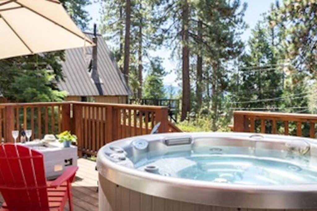Lake Views, Pet-Friendly Cabin With Hot-Tub In King'S Beach Kings Beach Esterno foto