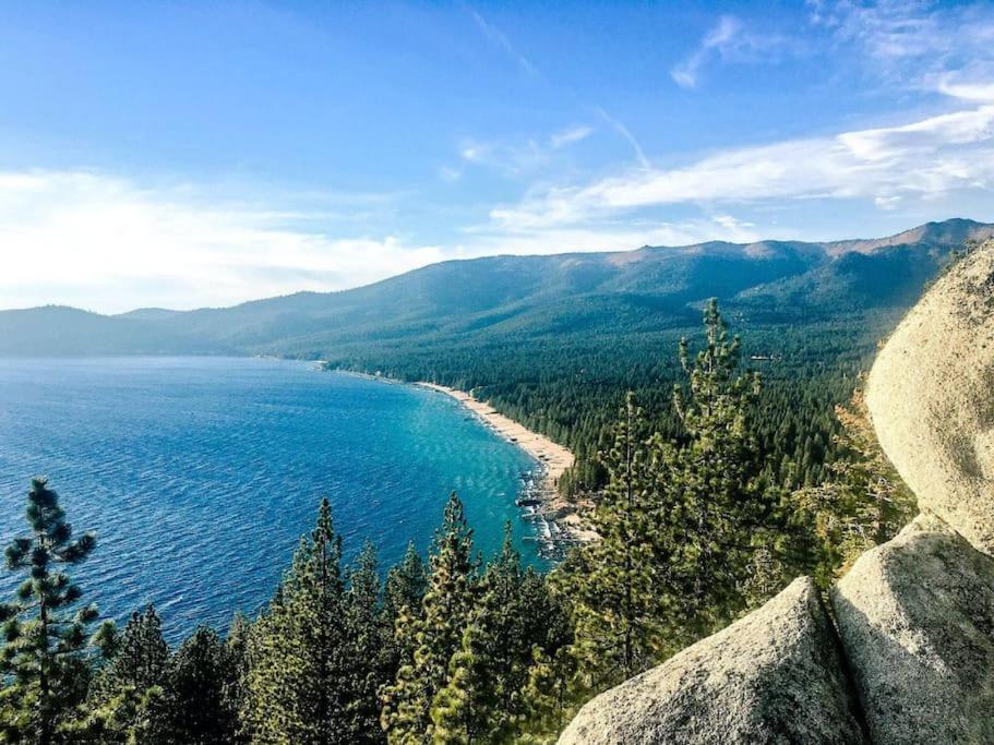 Lake Views, Pet-Friendly Cabin With Hot-Tub In King'S Beach Kings Beach Esterno foto