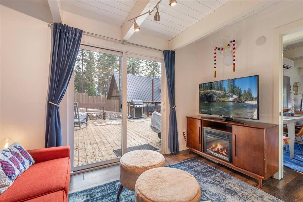 Lake Views, Pet-Friendly Cabin With Hot-Tub In King'S Beach Kings Beach Esterno foto